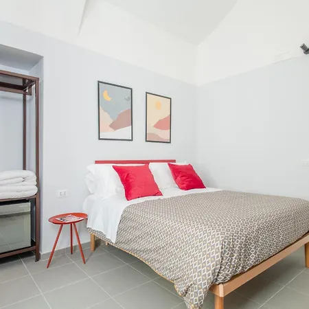 ゲストハウス Plebiscito Luxury ナポリ